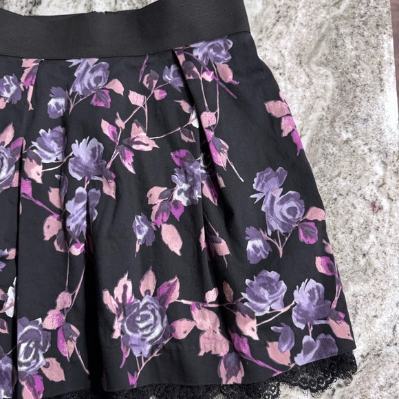ELLE‎ black floral print skirt size small - Picture 3 of 6